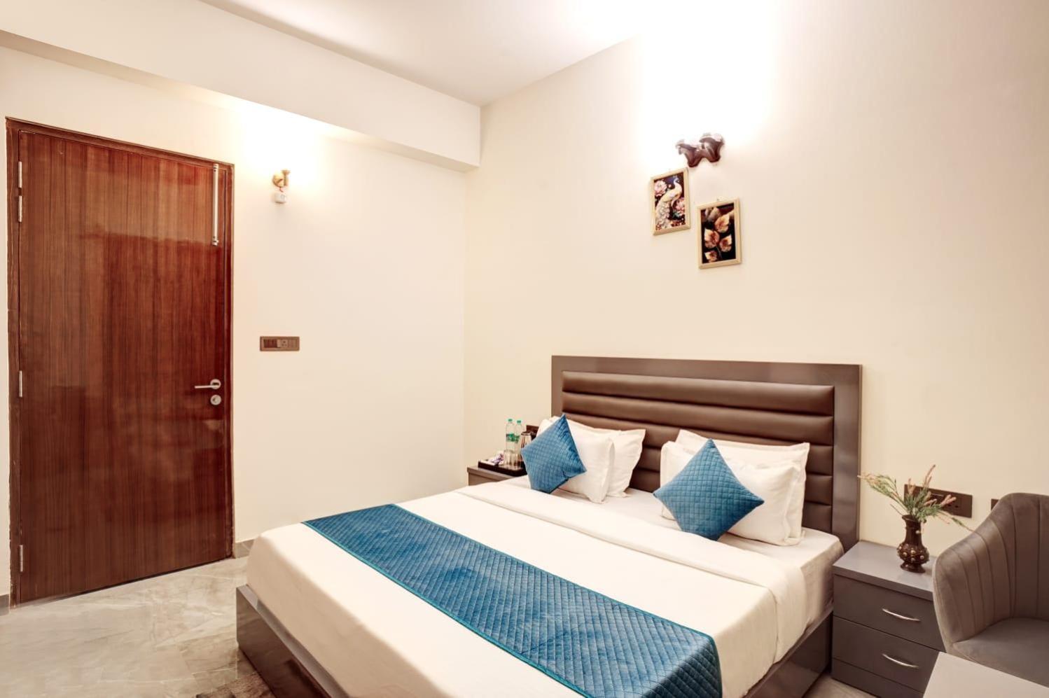 Hotel Elite Grand Near Kailash Hospital Noida Kültér fotó