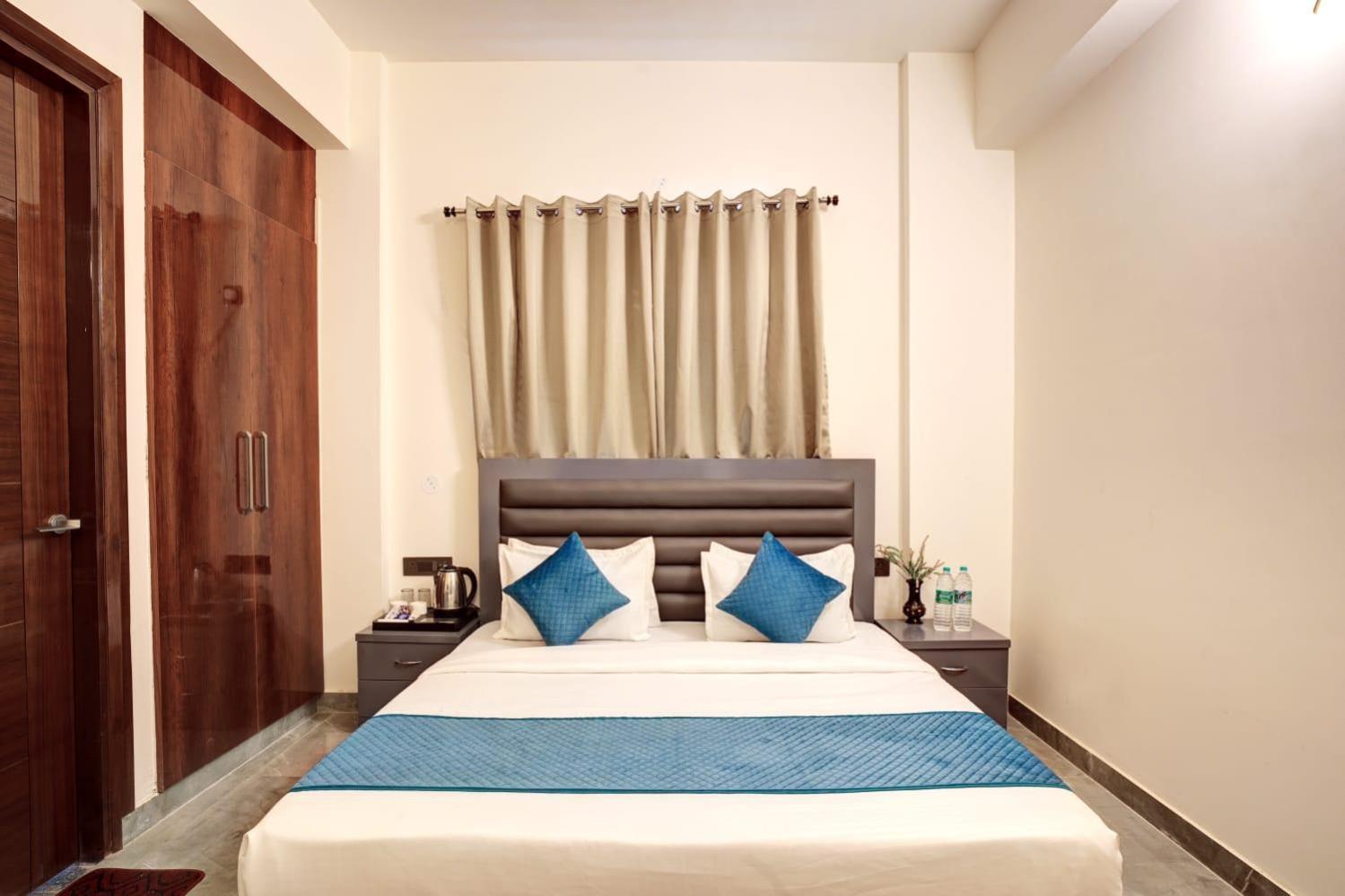 Hotel Elite Grand Near Kailash Hospital Noida Kültér fotó