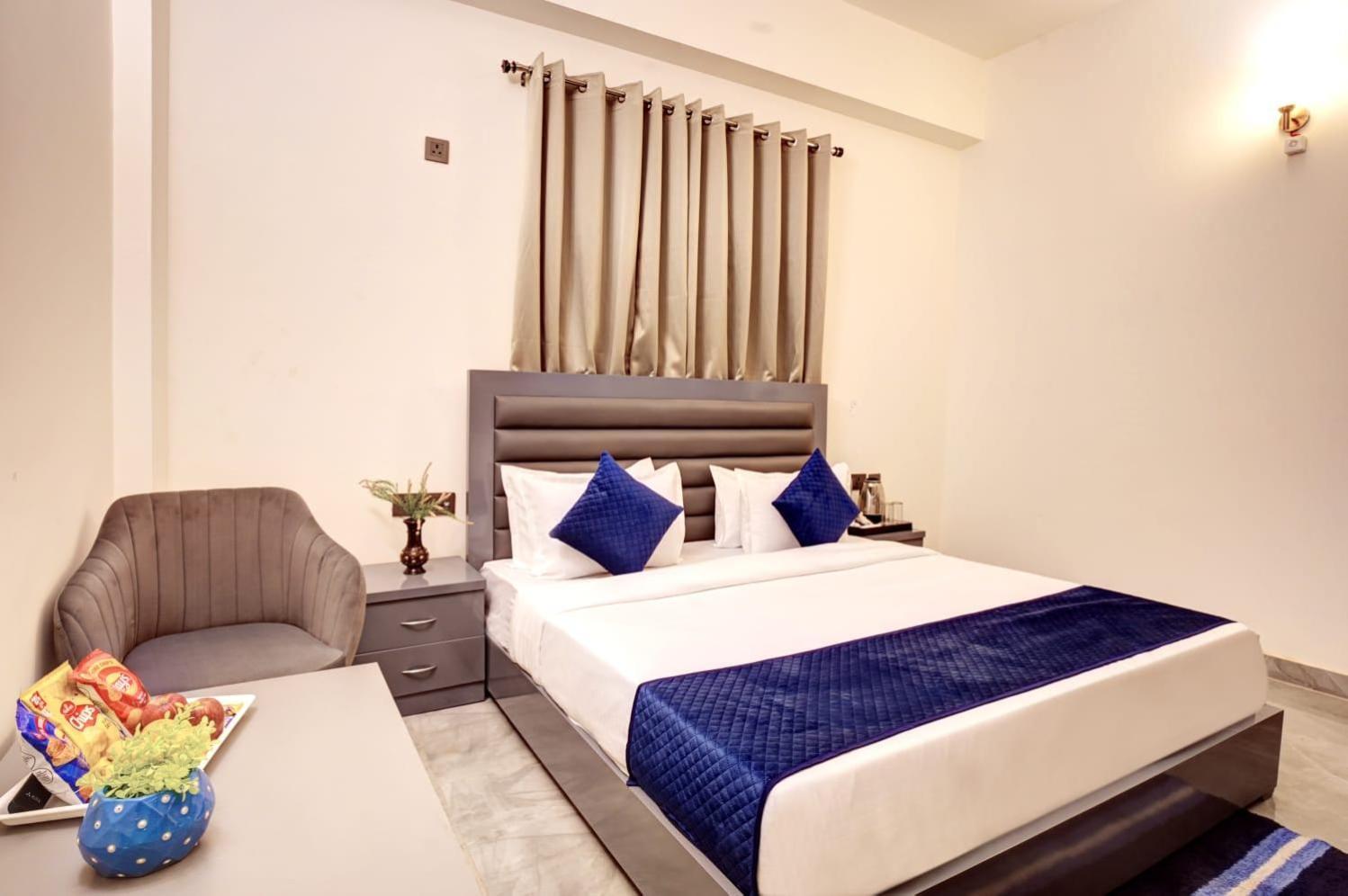 Hotel Elite Grand Near Kailash Hospital Noida Kültér fotó