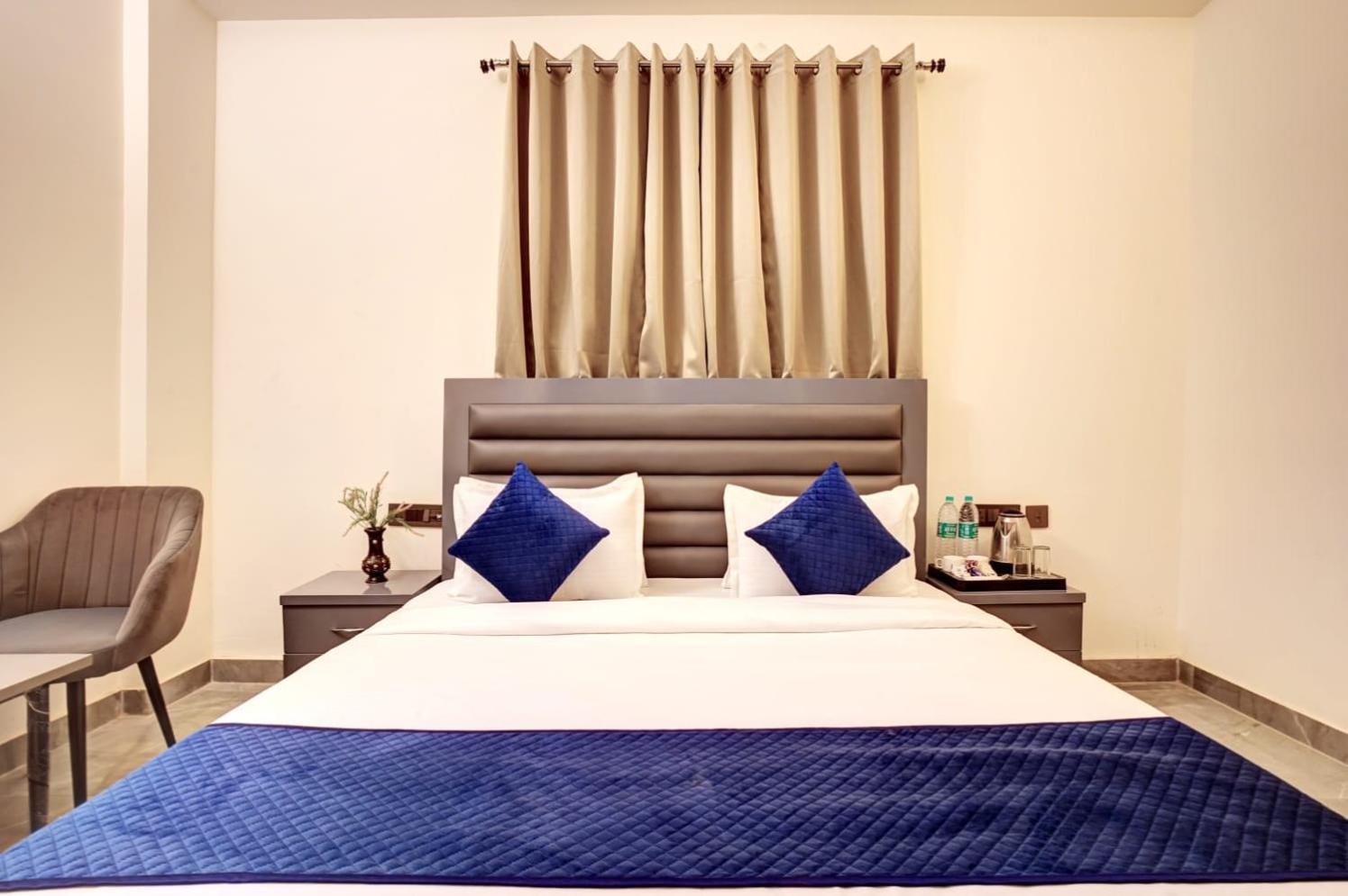 Hotel Elite Grand Near Kailash Hospital Noida Kültér fotó