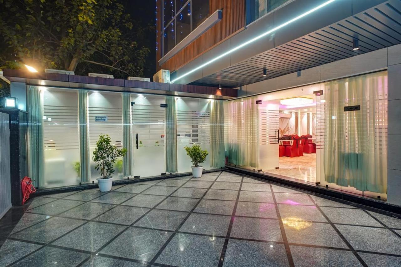 Hotel Elite Grand Near Kailash Hospital Noida Kültér fotó