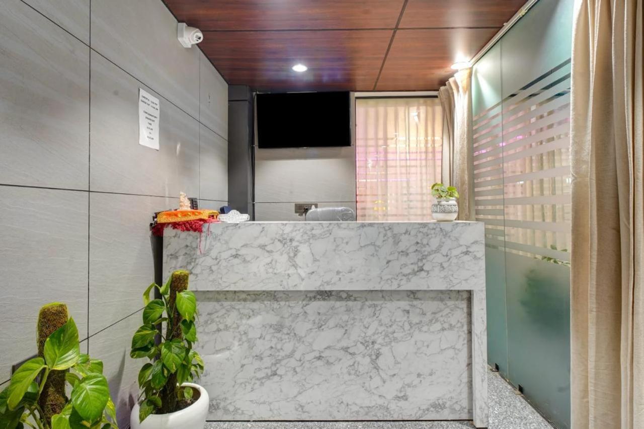 Hotel Elite Grand Near Kailash Hospital Noida Kültér fotó